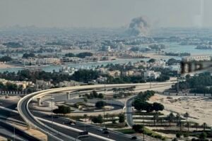 فشلت الغارة الإسرائيلية على الدوحة، قطر، يوم الثلاثاء، في قتل كبار القادة السياسيين لحماس. الصورة: /أسوشيتد برس